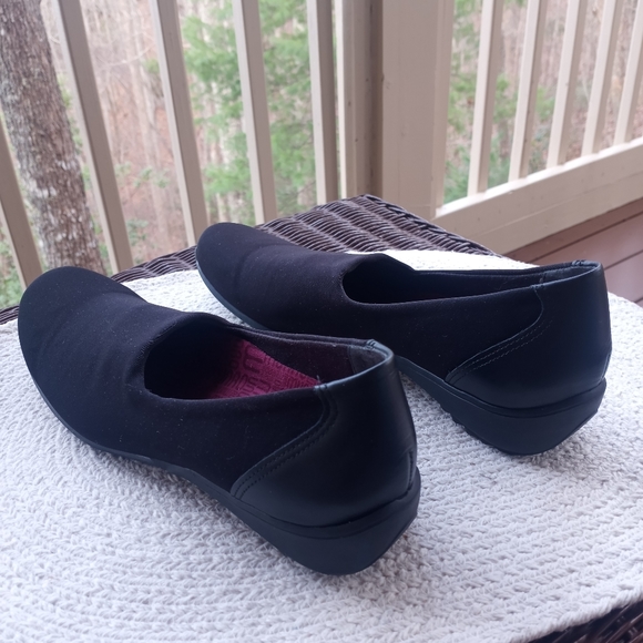 Munro "Traveler" Loafers - Picture 6 of 15